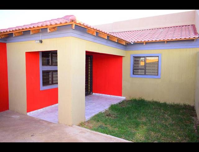 4 BEDROOM HOUSE FOR SALE IN NALEDI